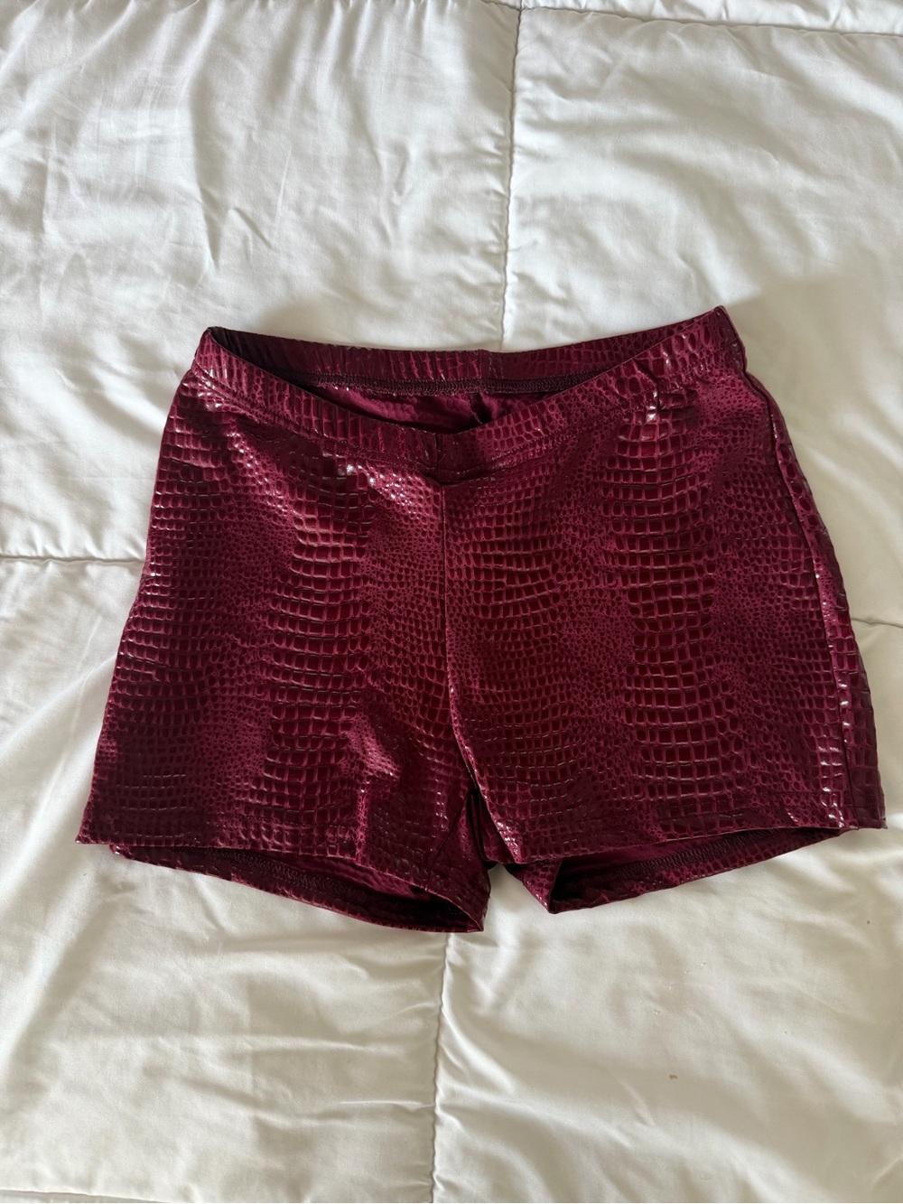 Women's Burgundy Textured Stretch Shorts